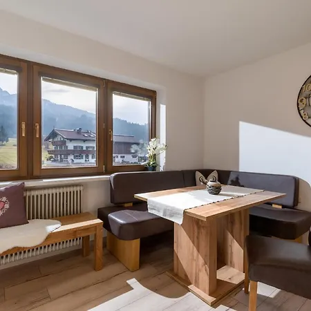 아파트 Appartementhaus Fichtern